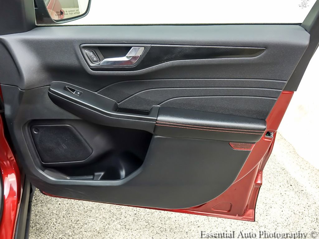 Certified 2022 Ford Escape SEL w/ SEL Stealth AWD Package image 27