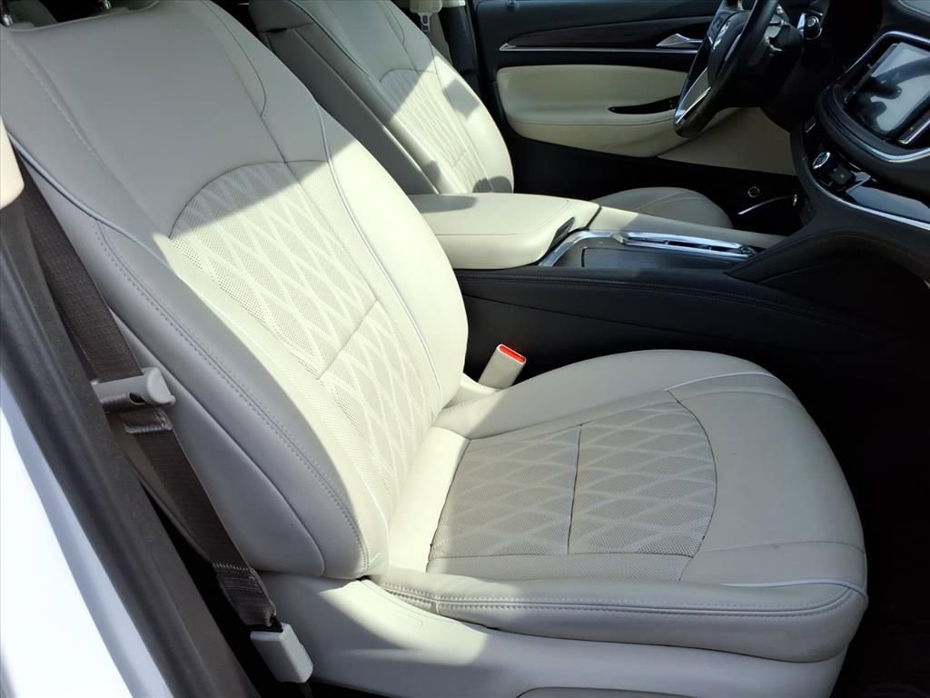 Used 2022 Buick Enclave Avenir w/ Avenir Technology Package AWD/4WD image 8