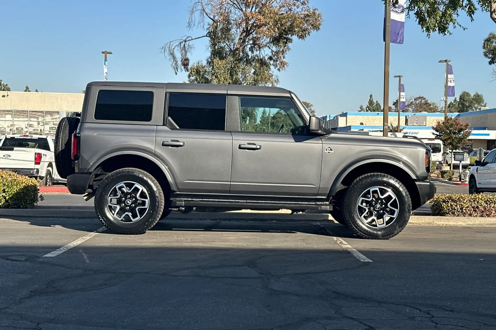 Certified 2024 Ford Bronco Outer Banks AWD/4WD image 9