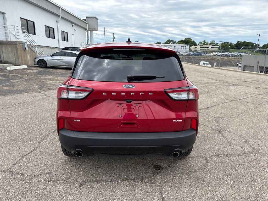 Certified 2022 Ford Escape SE w/ SE Sport Appearance Package AWD/4WD image 6