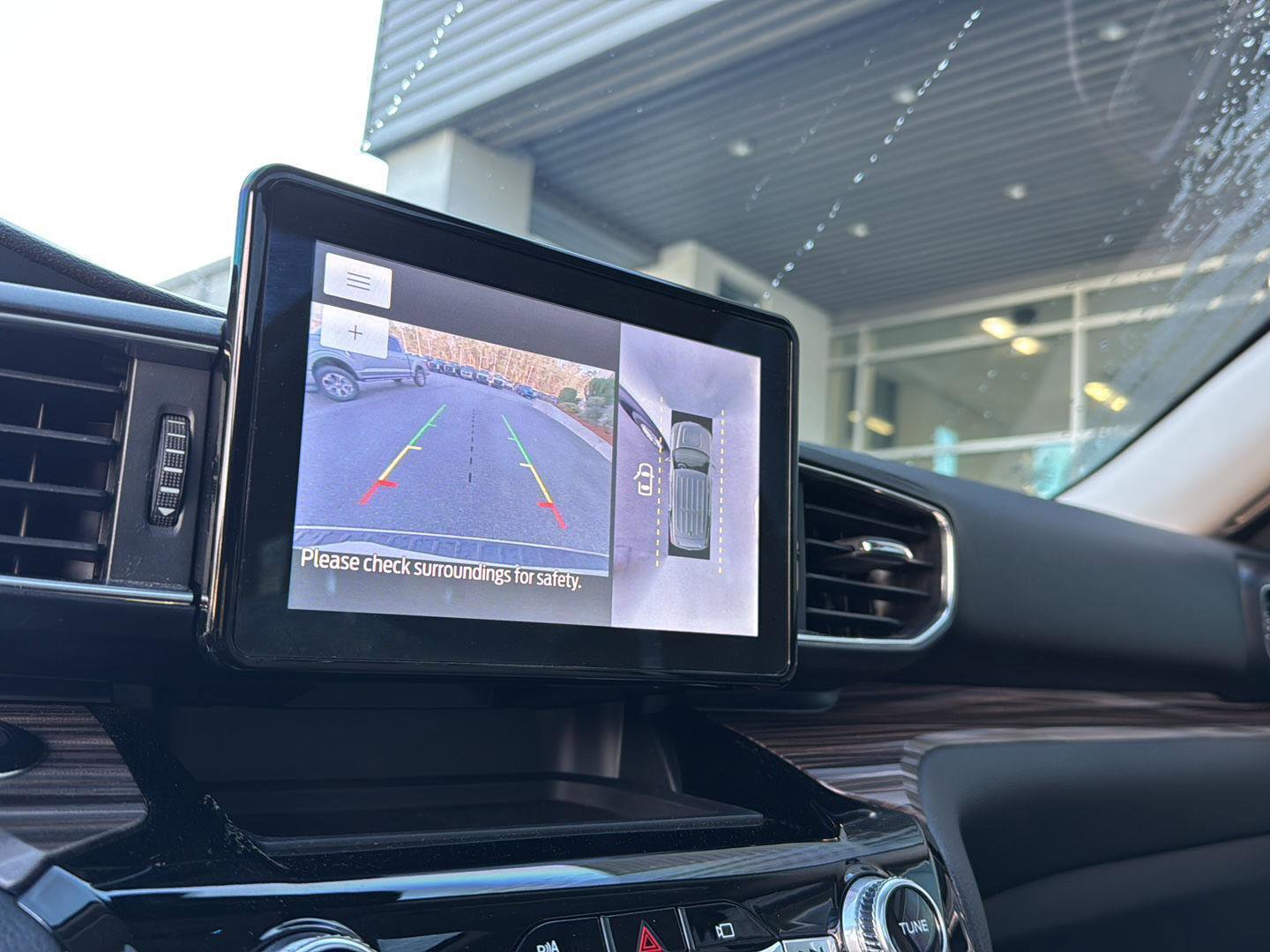 Certified 2022 Ford Explorer Limited w/ Equipment Group 301A image 24