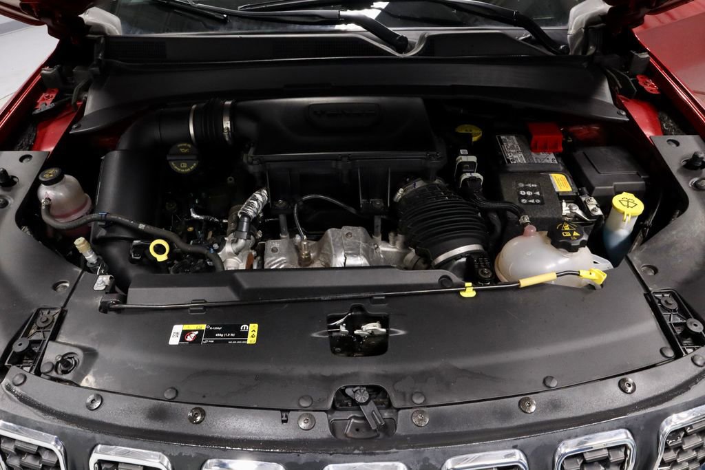 Used 2025 Jeep Compass Latitude image 16