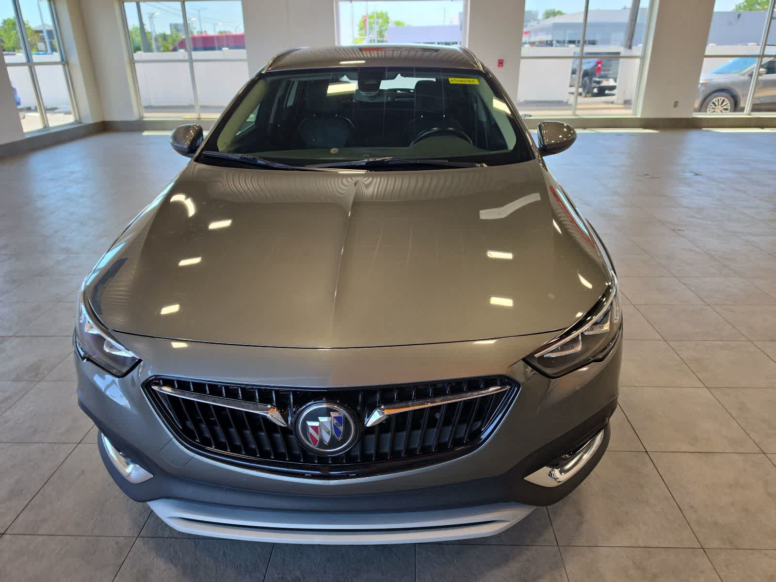 Used 2019 Buick Regal Essence w/ Driver Confidence Package I AWD/4WD image 3