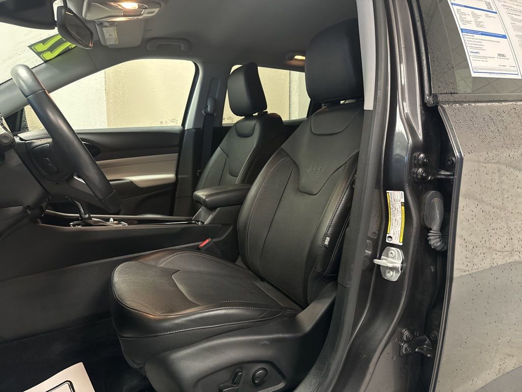 Used 2022 Jeep Compass Limited image 22