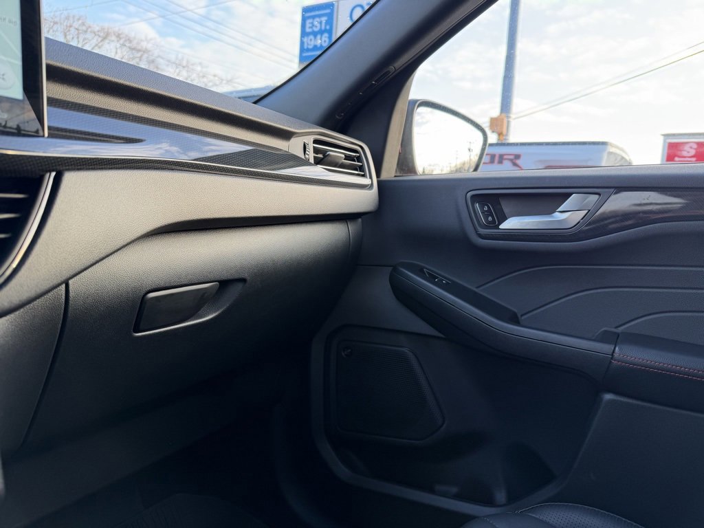 Certified 2025 Ford Escape ST-Line Elite w/ Premium Technology Package image 25