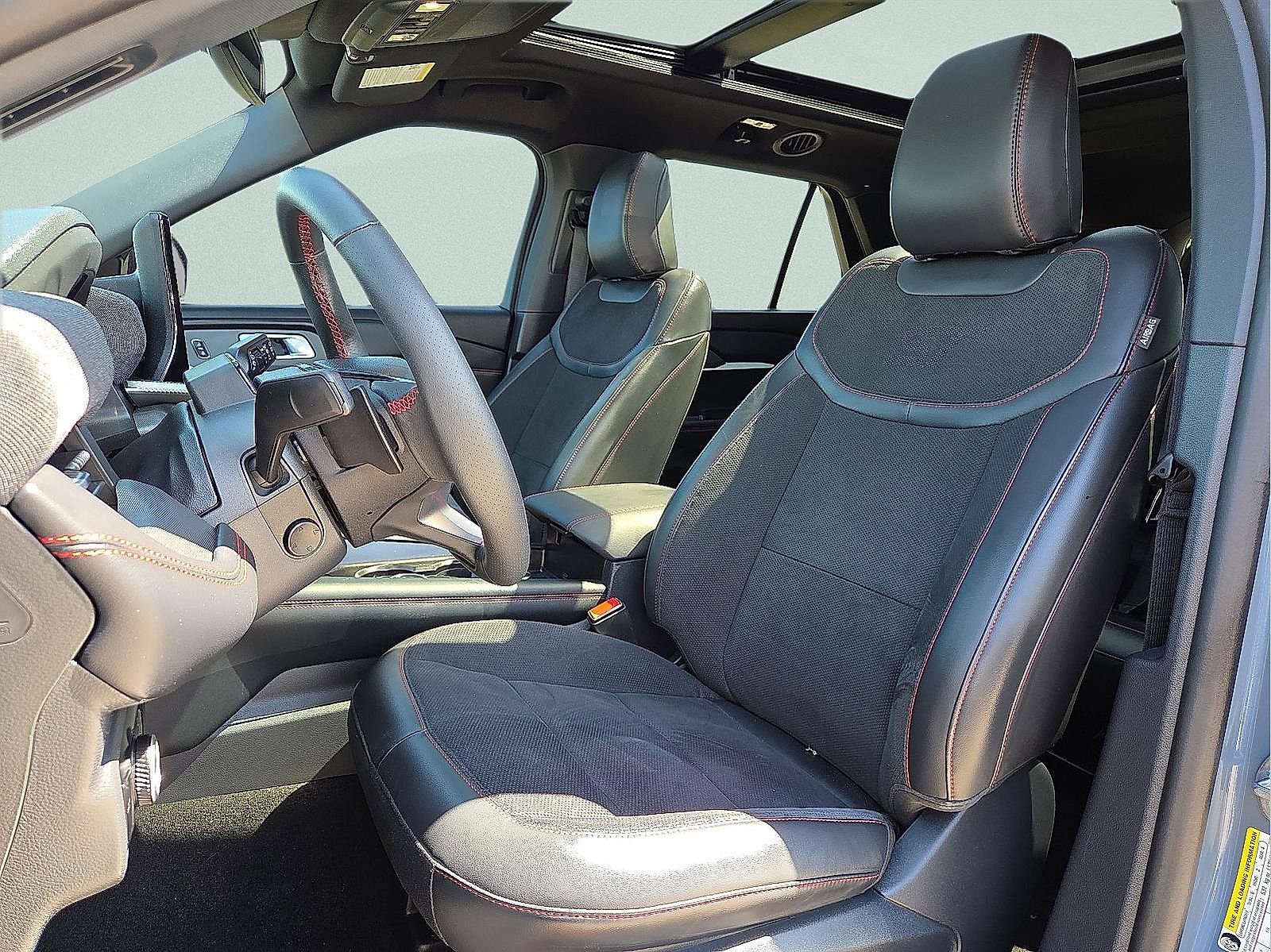 Certified 2025 Ford Explorer ST image 16