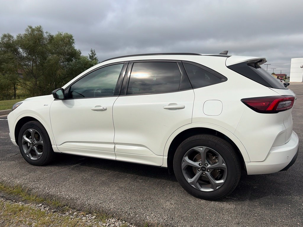 Certified 2024 Ford Escape ST-Line AWD/4WD image 8