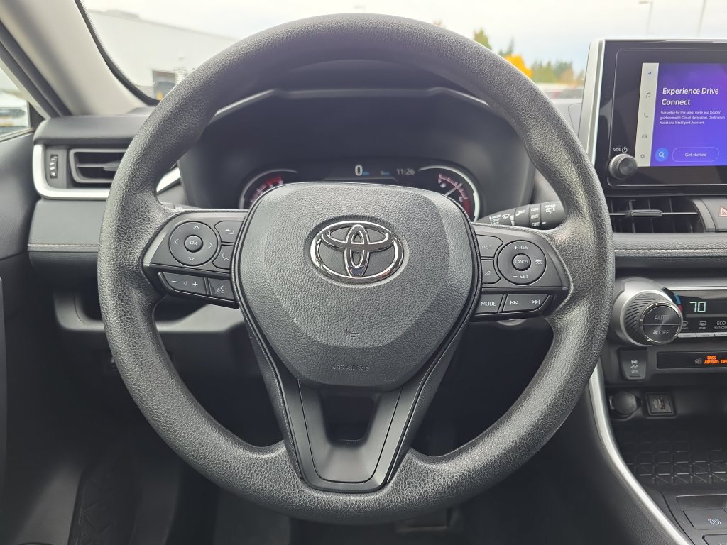 Used 2025 Toyota RAV4 XLE AWD/4WD image 20