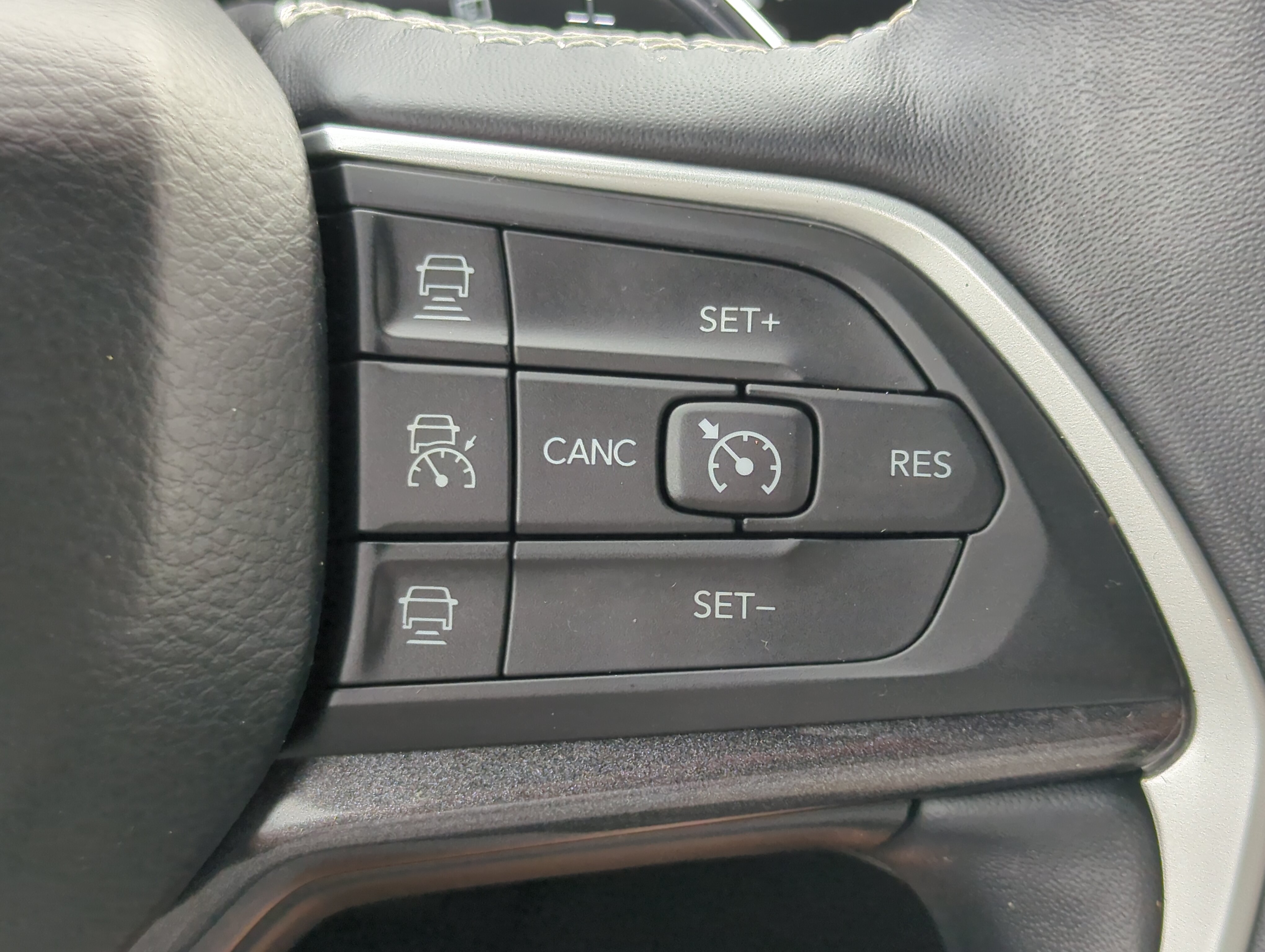 Used 2021 Jeep Grand Cherokee L Laredo AWD/4WD image 24