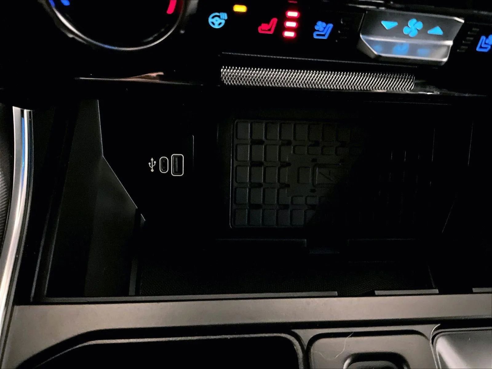 Certified 2025 Ford F150 Raptor w/ Equipment Group 803A Raptor R image 31