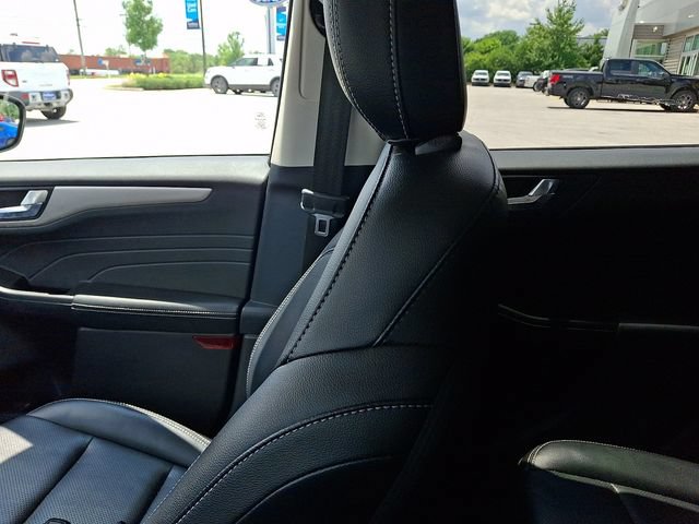 Certified 2022 Ford Escape SEL AWD/4WD image 17