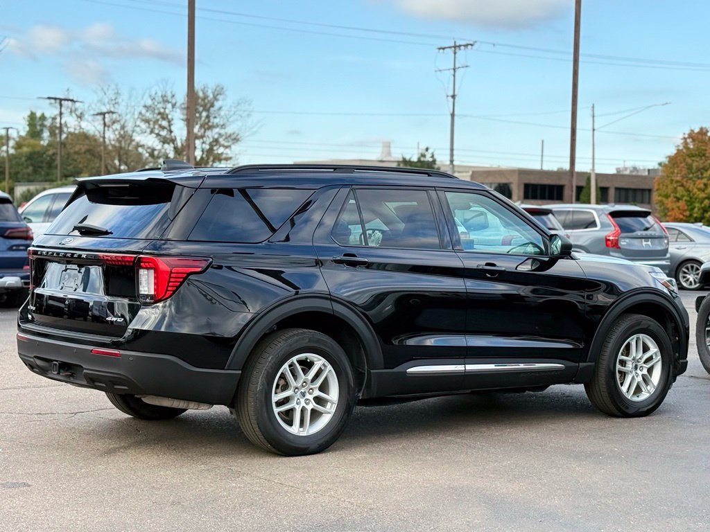 Certified 2025 Ford Explorer Active AWD/4WD image 37