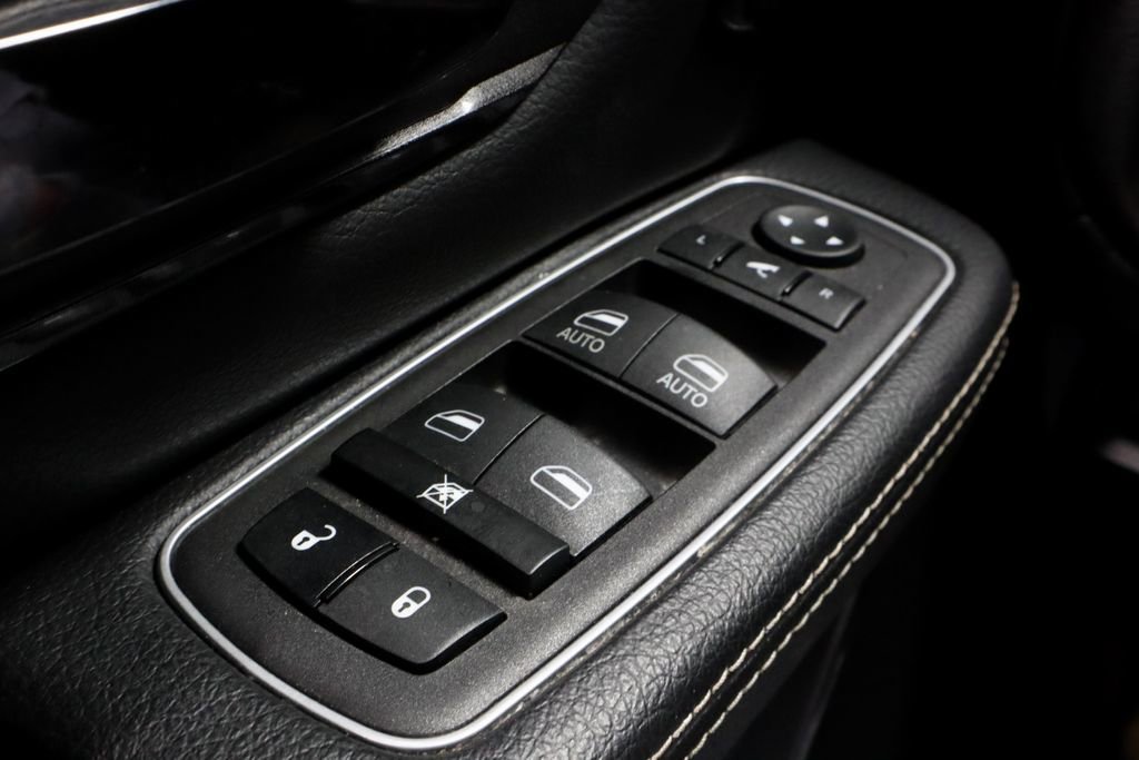 Used 2023 RAM 1500 Laramie AWD/4WD image 26