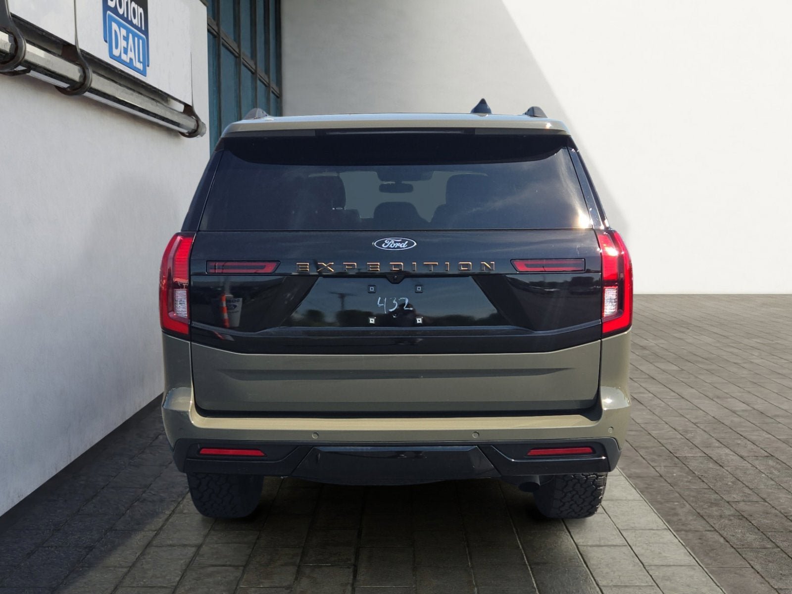 Certified 2025 Ford Expedition Tremor AWD/4WD image 4