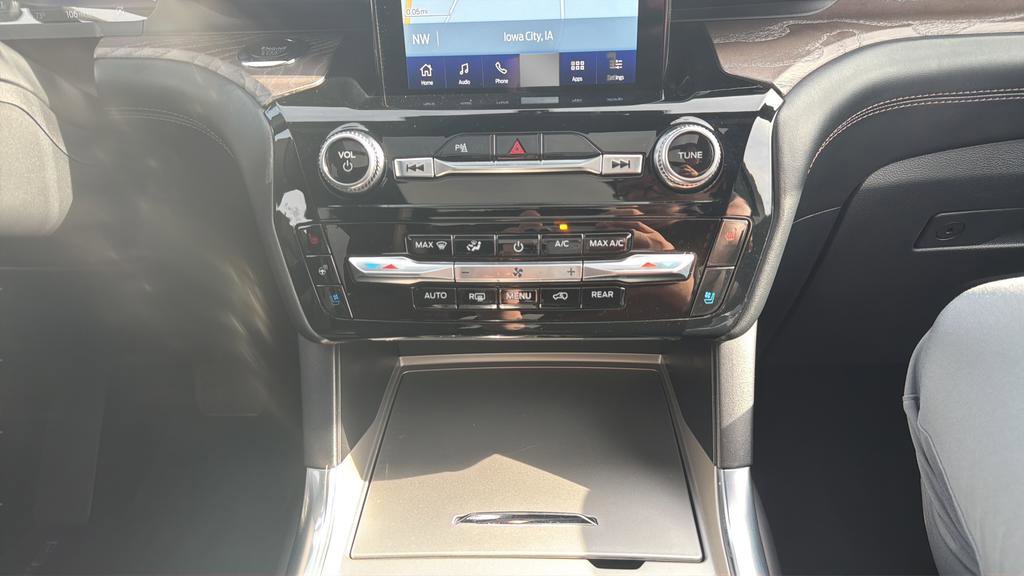 Certified 2023 Ford Explorer Platinum w/ Technology Package AWD/4WD image 26