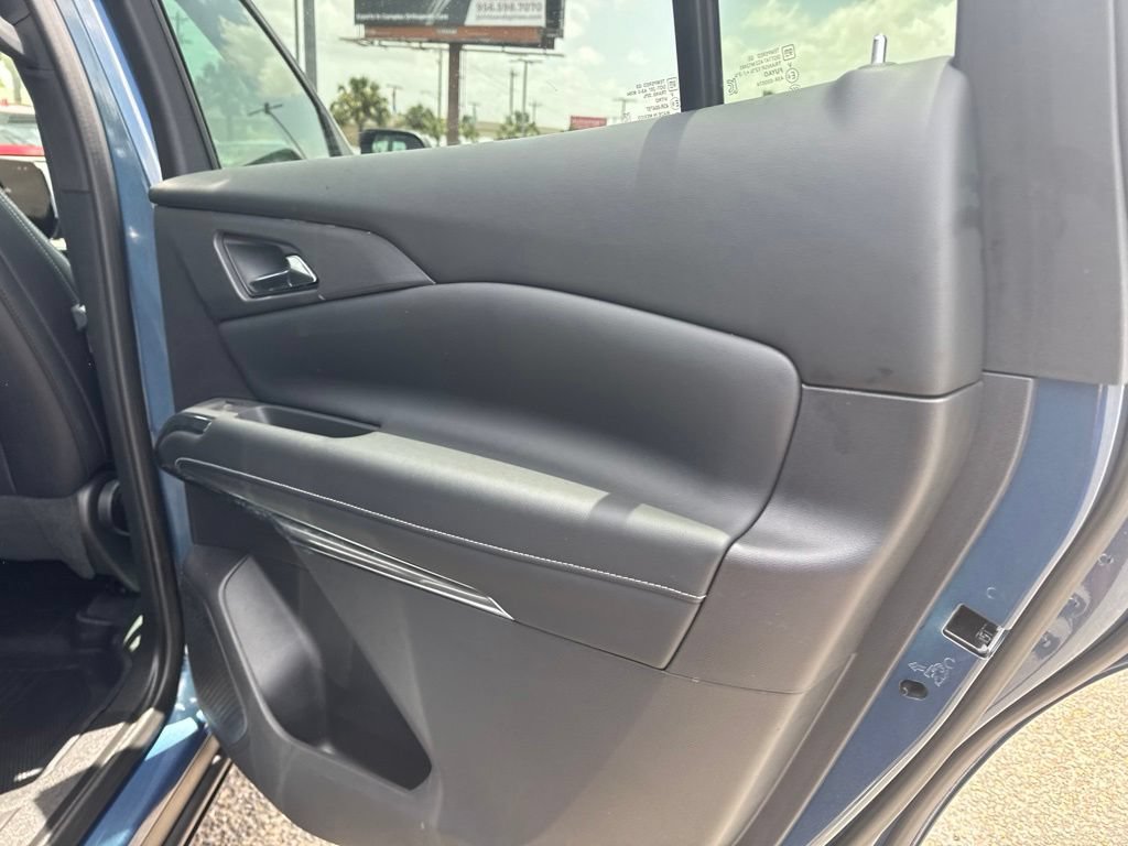 Used 2026 Chevrolet Traverse LT w/ Midnight/Sport Edition FWD image 23