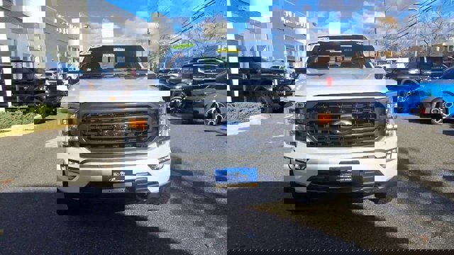 Certified 2022 Ford F150 XLT w/ Equipment Group 302A High image 11