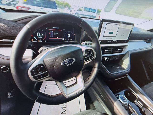 Certified 2025 Ford Explorer Active AWD/4WD image 11