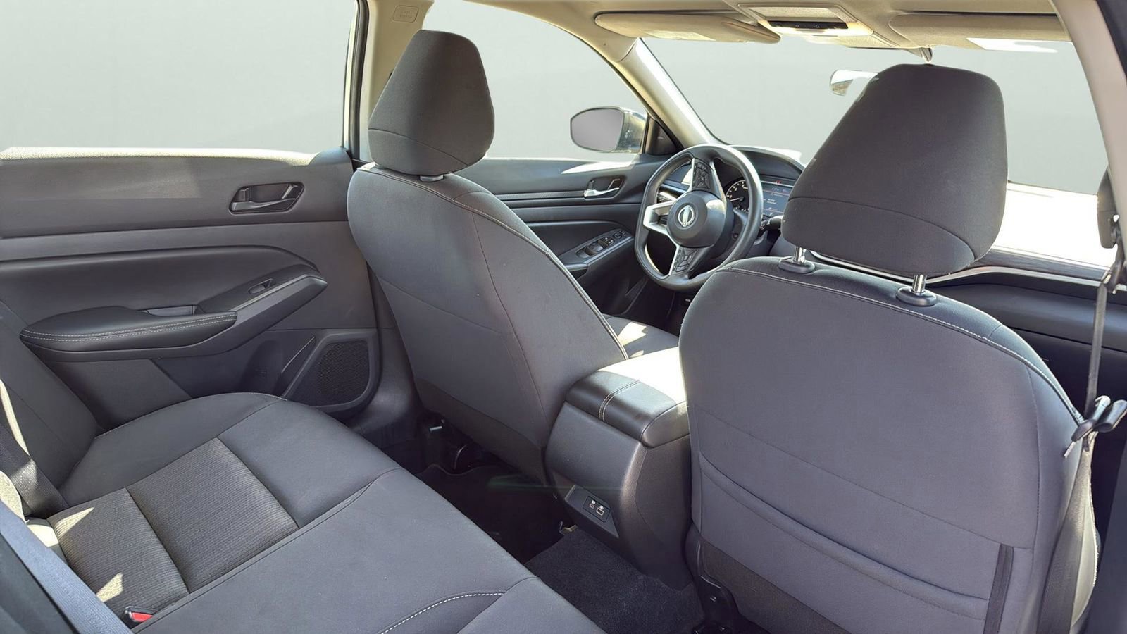 Used 2024 Nissan Altima 2.5 SV image 28