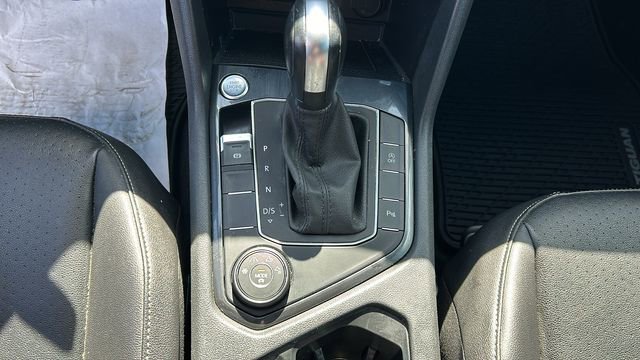 Used 2020 Volkswagen Tiguan SE R-Line AWD/4WD image 22