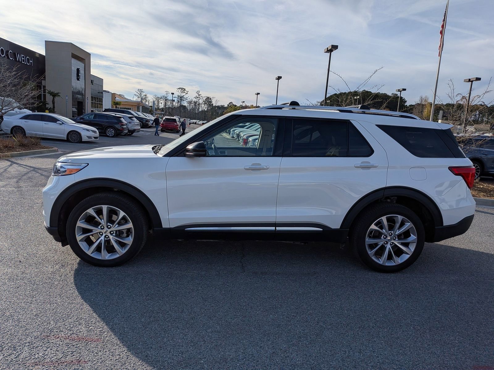 Certified 2021 Ford Explorer Platinum w/ Equipment Group 601A image 6