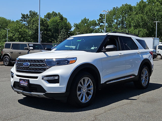 Certified 2023 Ford Explorer XLT w/ Equipment Group 202A AWD/4WD image 5