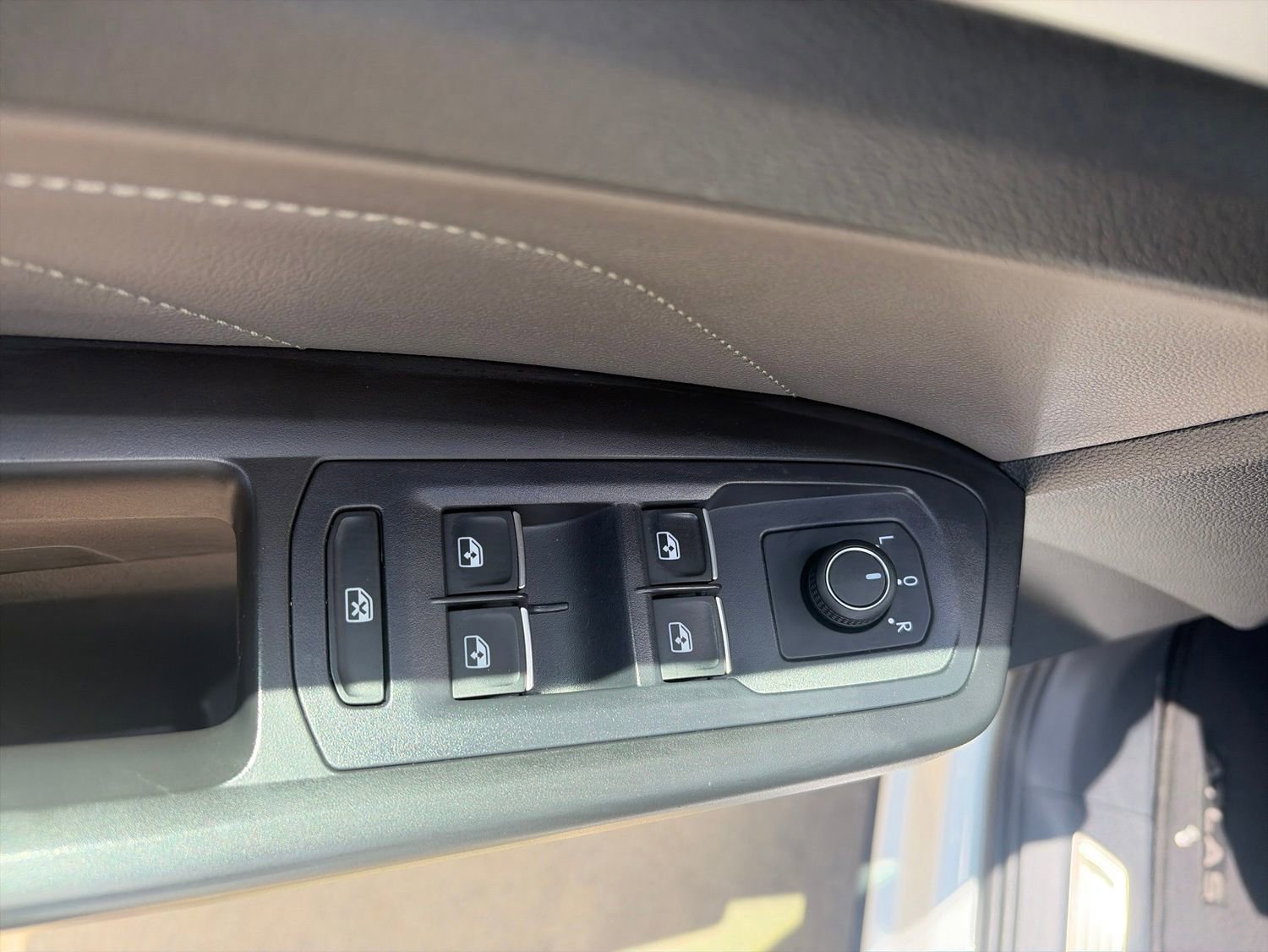 Used 2022 Volkswagen Atlas SE AWD/4WD image 13