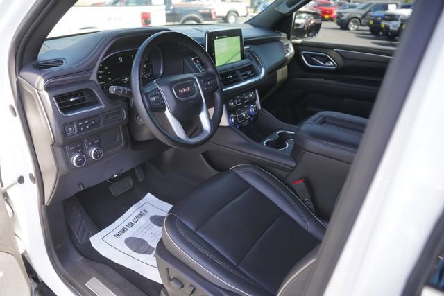 Used 2023 GMC Yukon XL SLT w/ SLT Premium Package image 8