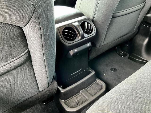 Used 2024 Jeep Wrangler Unlimited w/ Convenience Group AWD/4WD image 10