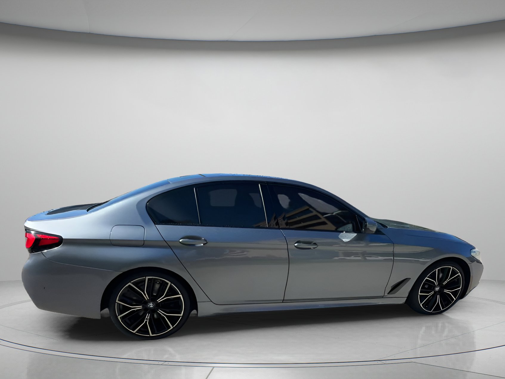 Used 2021 BMW 530i w/ M Sport Package RWD image 32