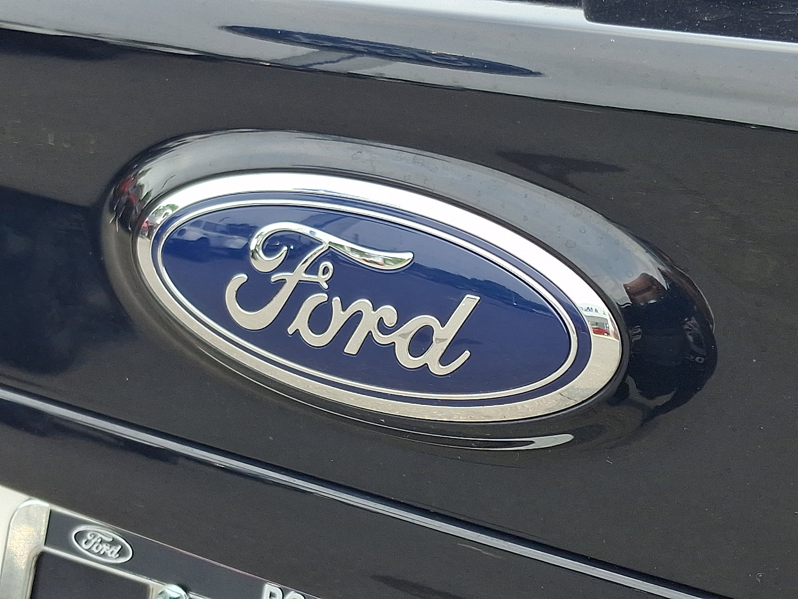 Certified 2019 Ford Edge ST w/ Equipment Group 401A AWD/4WD image 31