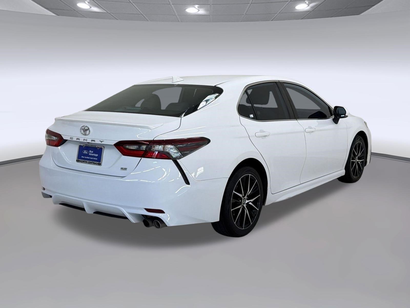 Used 2022 Toyota Camry SE FWD image 9