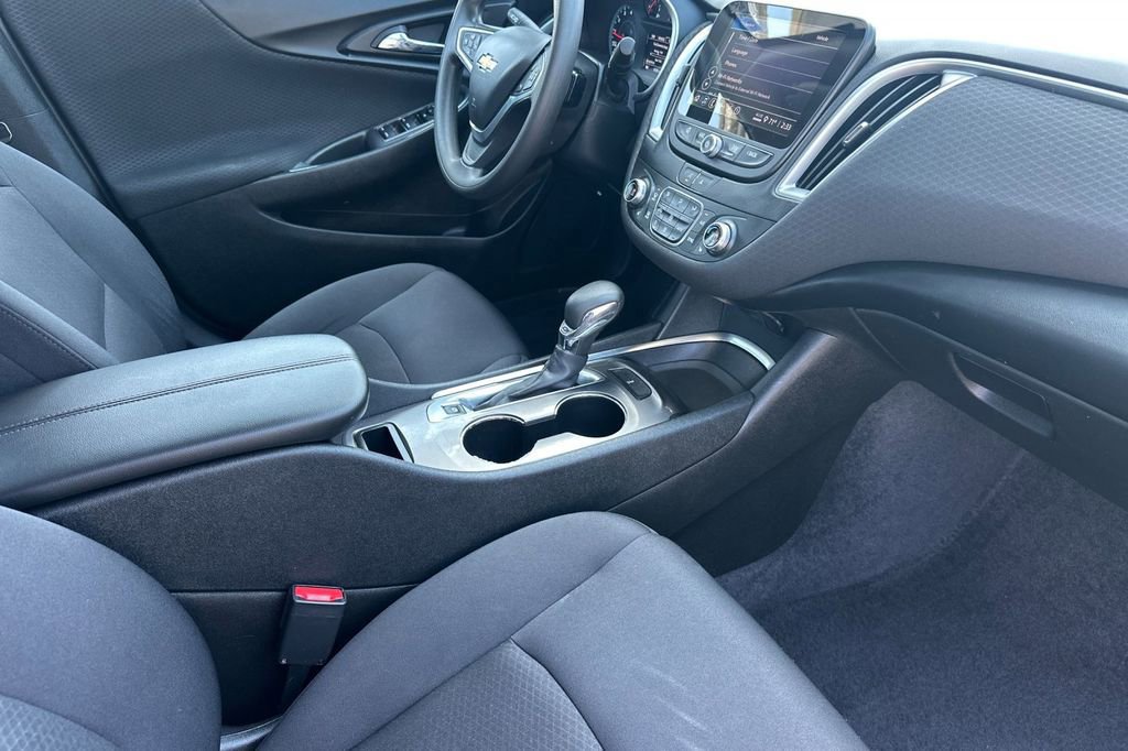 Used 2022 Chevrolet Malibu LT image 18