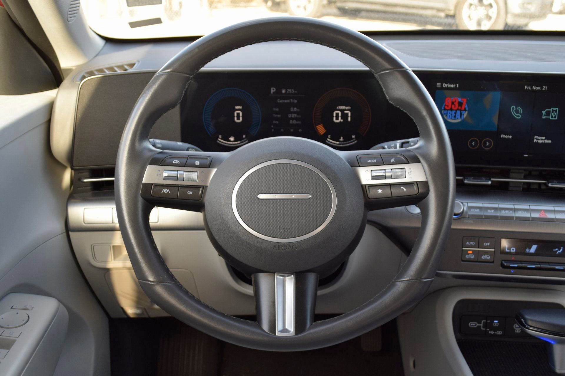 Used 2024 Hyundai Kona SEL image 11