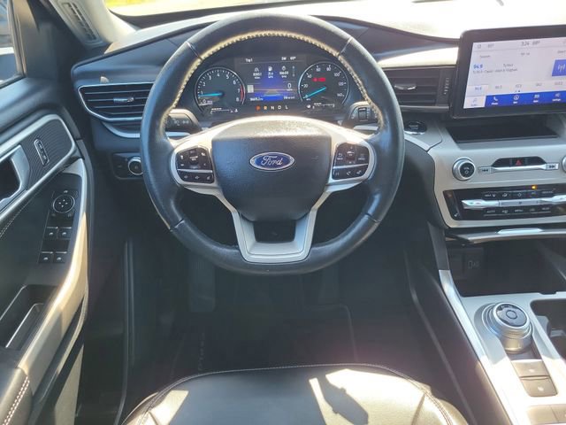 Certified 2022 Ford Explorer XLT w/ Equipment Group 202A image 13
