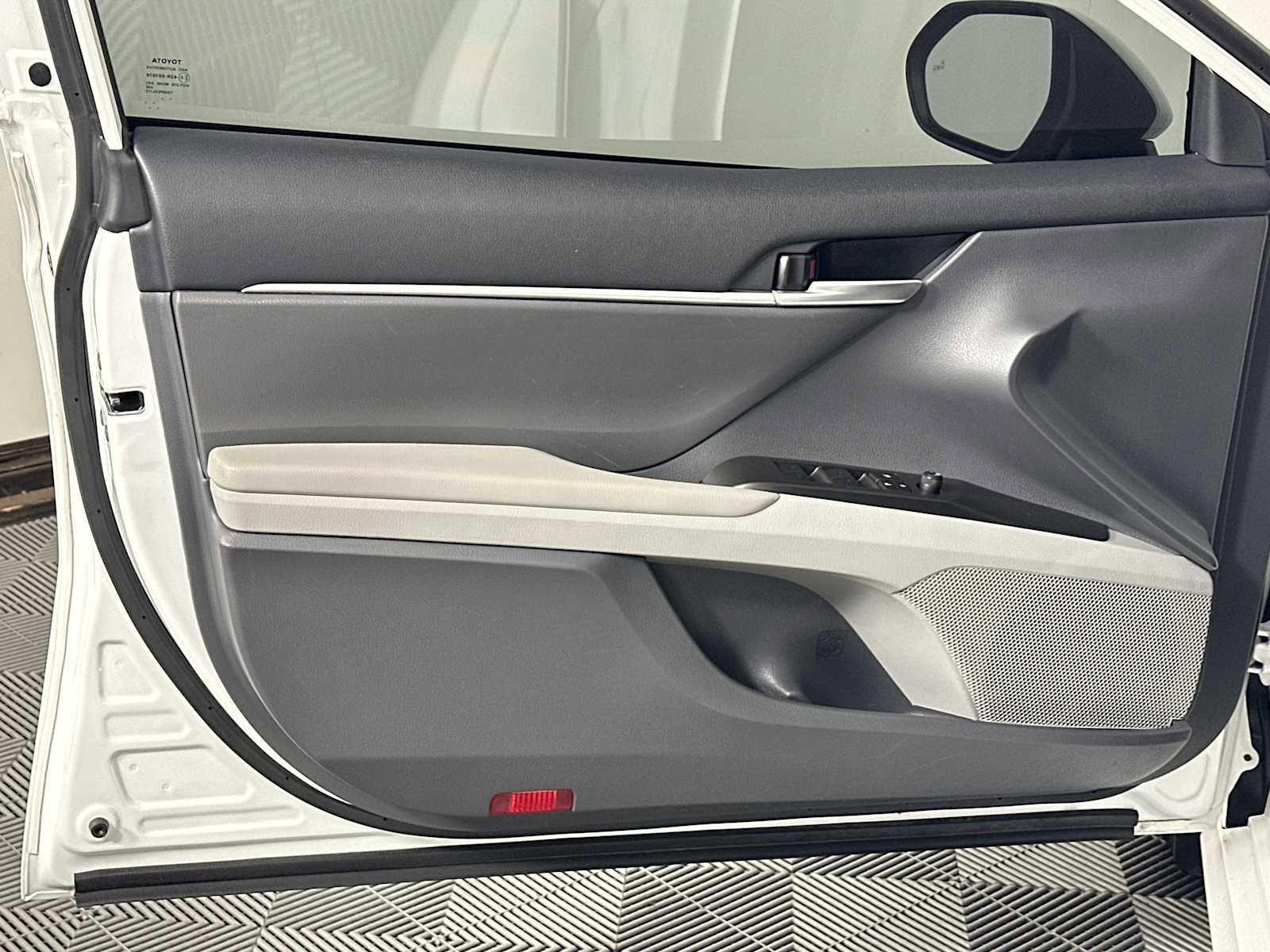 Used 2024 Toyota Camry LE w/ Convenience Package FWD image 15