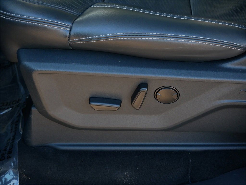 Certified 2025 Ford Expedition Max Platinum image 17