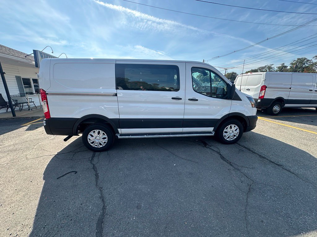 Certified 2025 Ford Transit 250 Low Roof w/ Exterior Upgrade Package RWD image 4