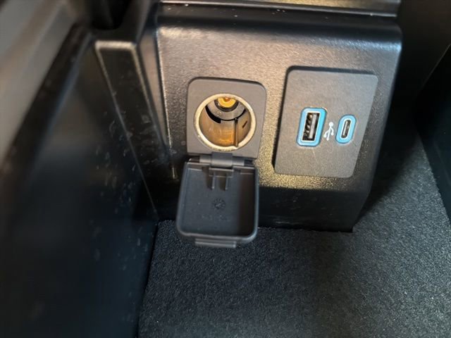 Certified 2022 Ford Explorer XLT w/ Equipment Group 202A image 36