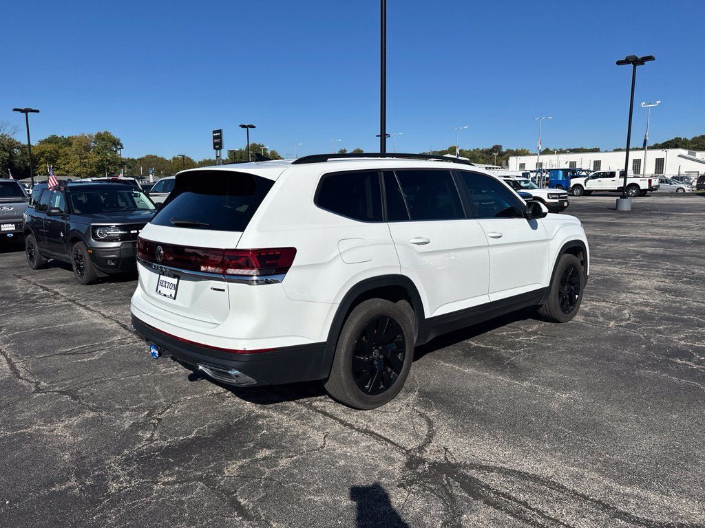 Used 2024 Volkswagen Atlas SE AWD/4WD image 5