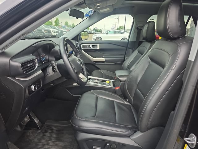 Certified 2023 Ford Explorer XLT w/ Equipment Group 202A AWD/4WD image 11