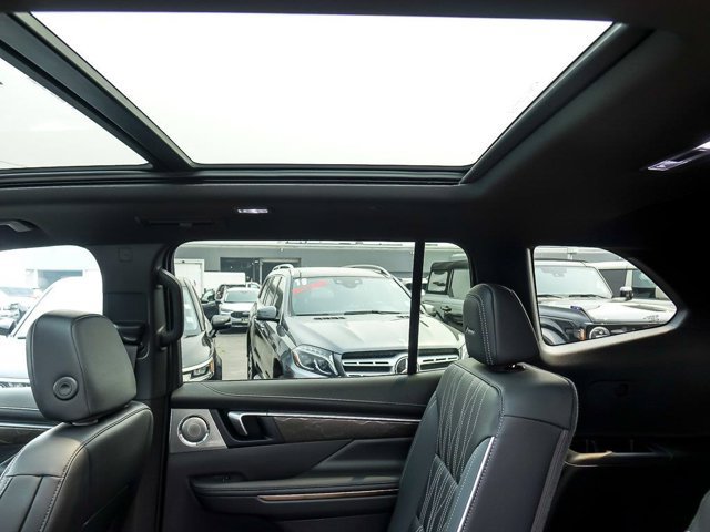Used 2025 Buick Enclave Avenir w/ Trailering Package, 5000 lbs. AWD/4WD image 16