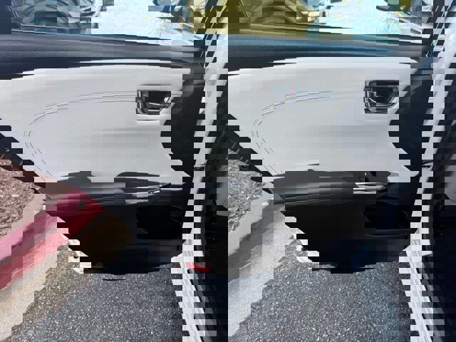 Used 2018 Toyota Avalon Limited image 12