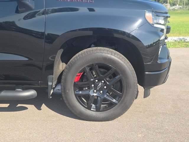 Used 2023 Chevrolet Silverado 1500 RST w/ Redline Edition AWD/4WD image 9