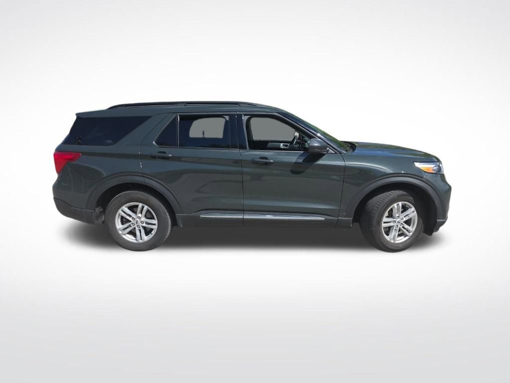 Certified 2023 Ford Explorer XLT w/ Equipment Group 202A AWD/4WD image 4