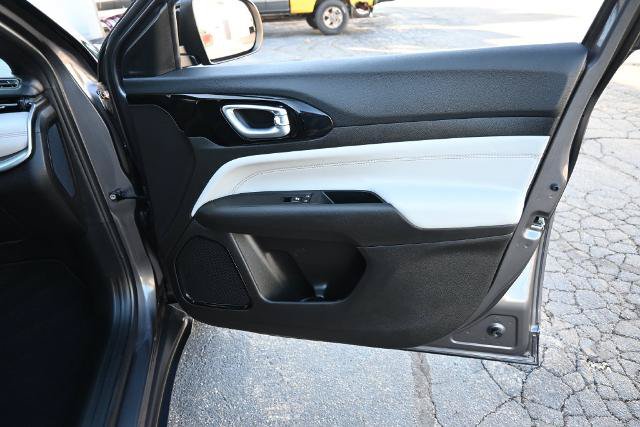 Used 2024 Jeep Compass Limited AWD/4WD image 21