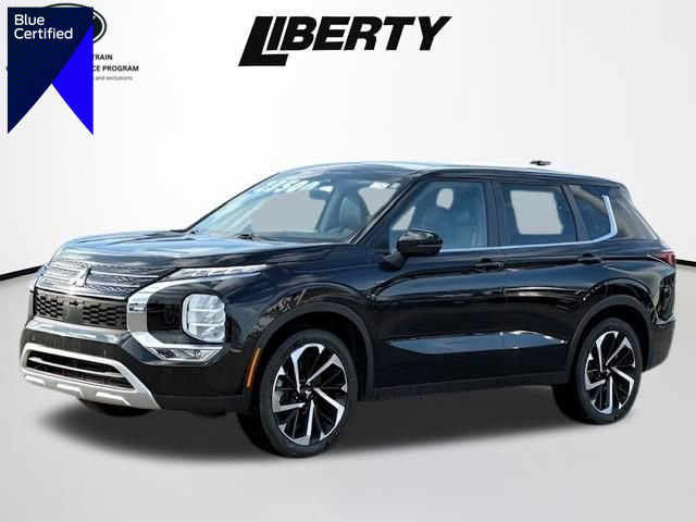 Used 2023 Mitsubishi Outlander SE image 1