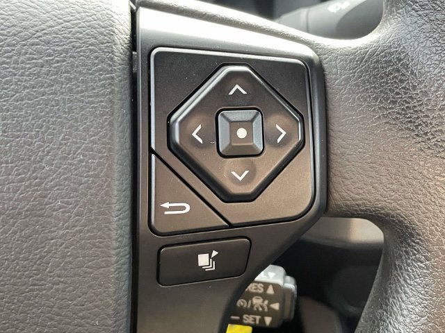 Used 2020 Toyota Tacoma SR AWD/4WD image 21