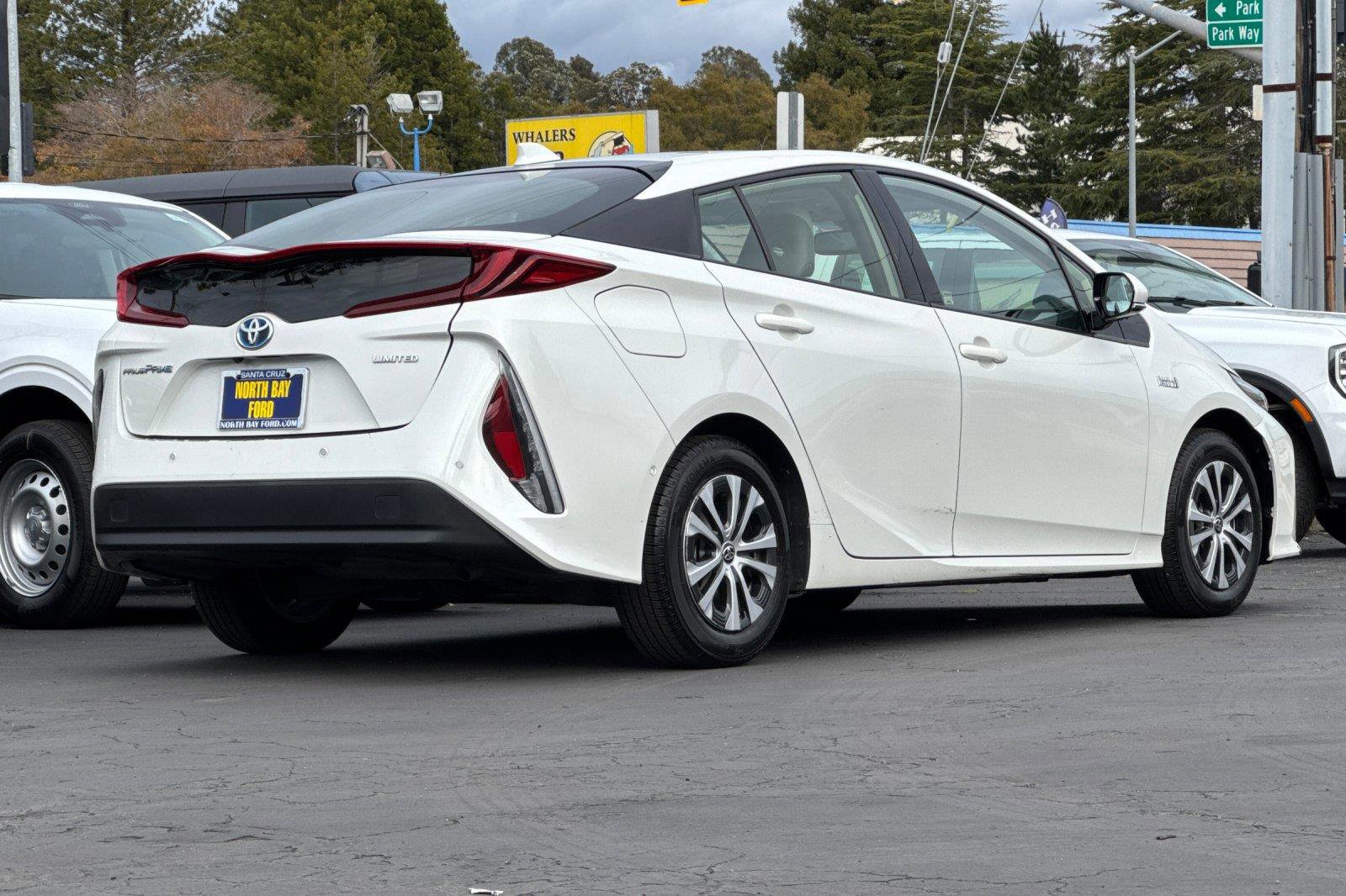 Used 2020 Toyota Prius Prime Limited image 5
