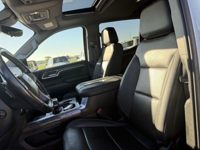 Used 2022 Chevrolet Silverado 1500 LTZ w/ LTZ Premium Package AWD/4WD image 13